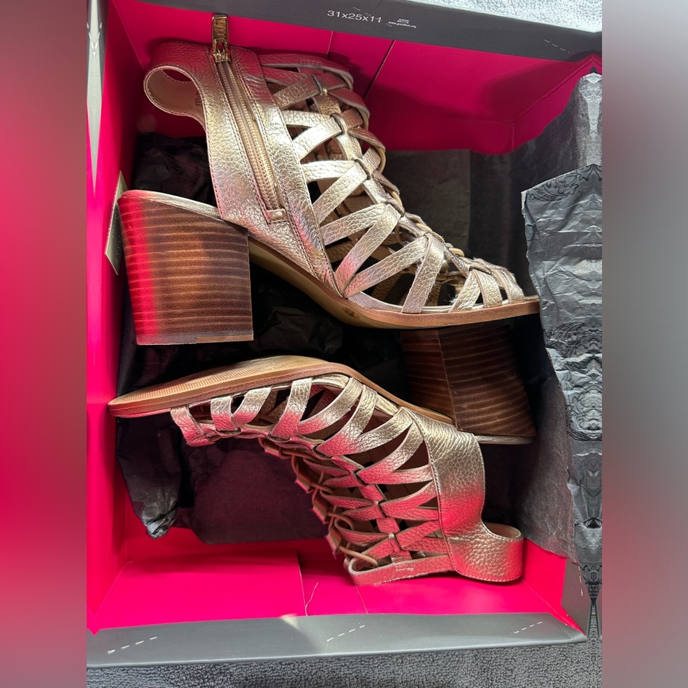 Vince Camuto Strappy Gold Metallic Heeled Sandals Size 8.5